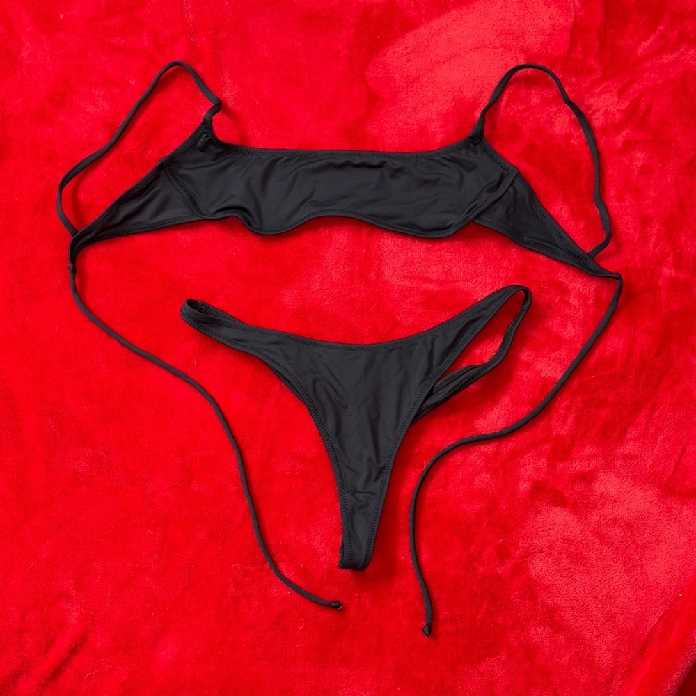 NWOT Skims SOLD OUT Onyx Swim Bikini Set | Triangle Top + Thong Bottom | Size M